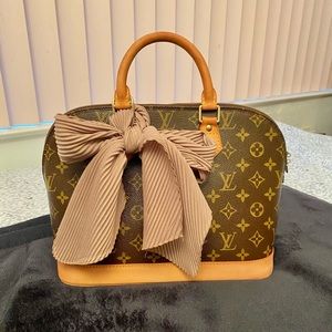 🌺🌺🌺Authentic Vintage Louis Vuitton Alma.🌺🌺🌺